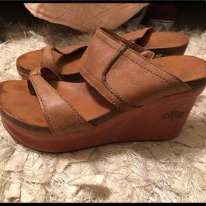 Women’s OTBT brown heels